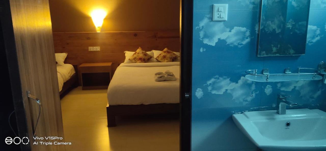 Hotel Hornbill 사우라하 외부 사진